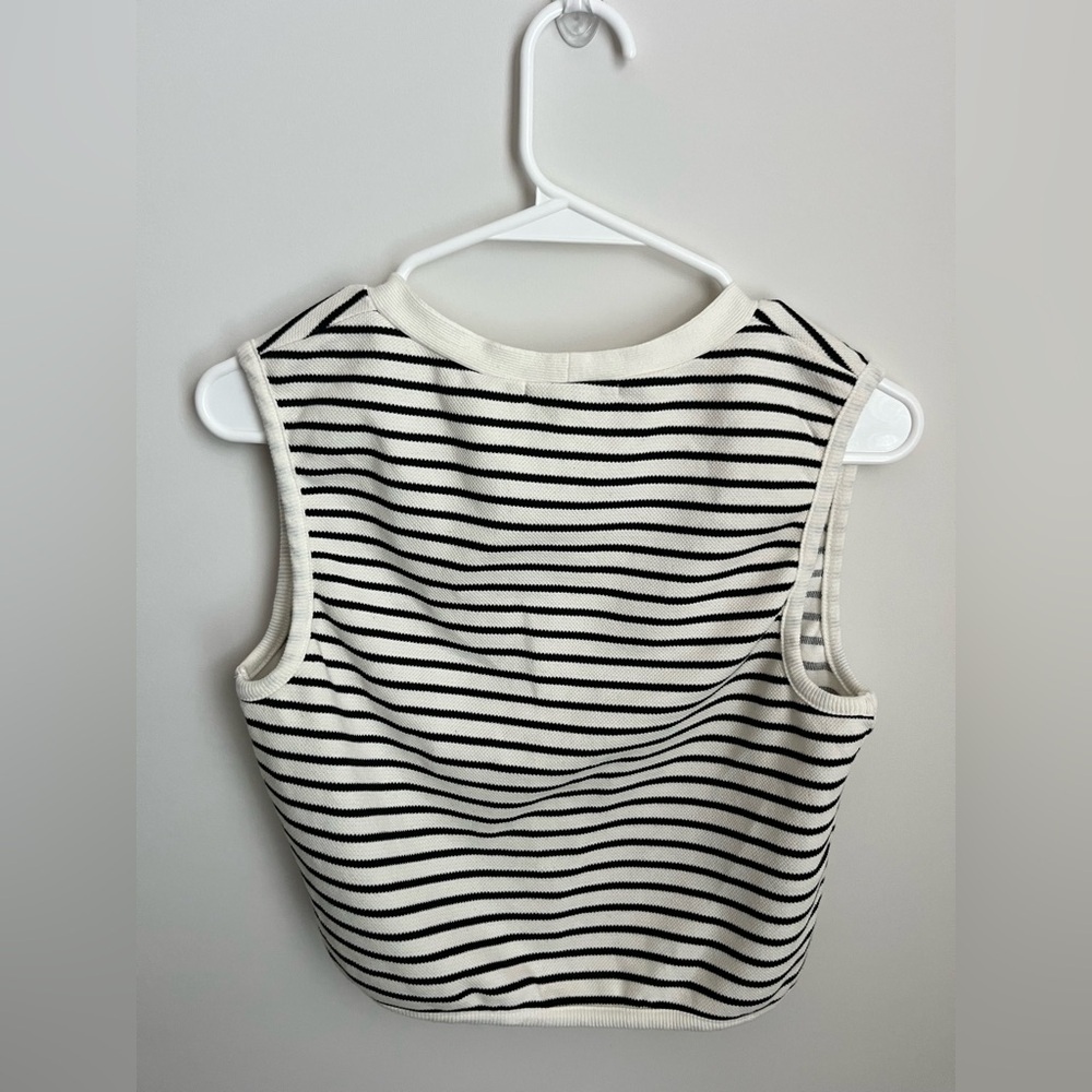 ATELIER White & Black V Neck Button Front Crop Tank Women’s Medium - Picture 5 of 9